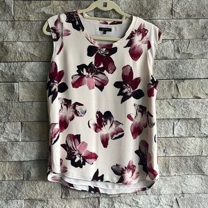 RW&CO cap sleeve floral blouse